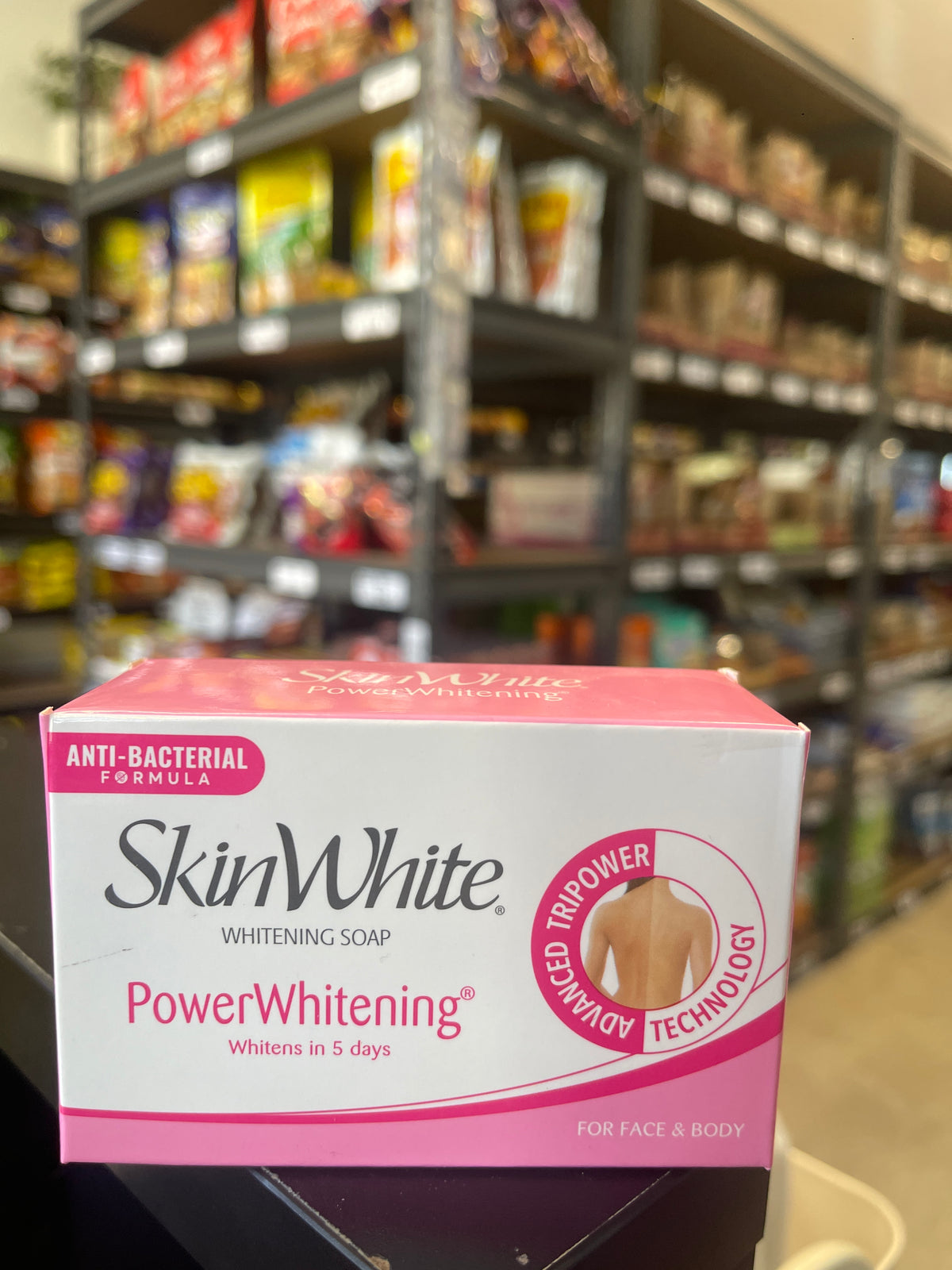 SKIN WHITE POWER WHITENING SOAP 125G